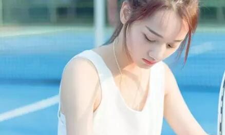 塔羅牌占卜：女人愛不愛你，身體最誠實