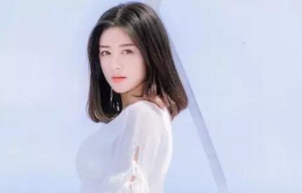 塔羅牌占卜：女人愛不愛你，身體最誠實