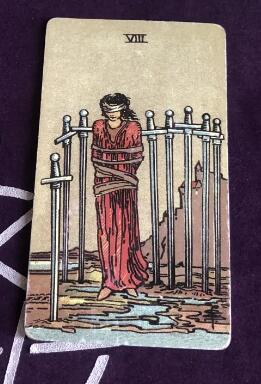 塔羅他為什么不理我，感情危機如何化解