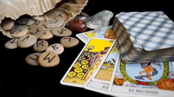 塔羅牌權杖六正逆位含義講解