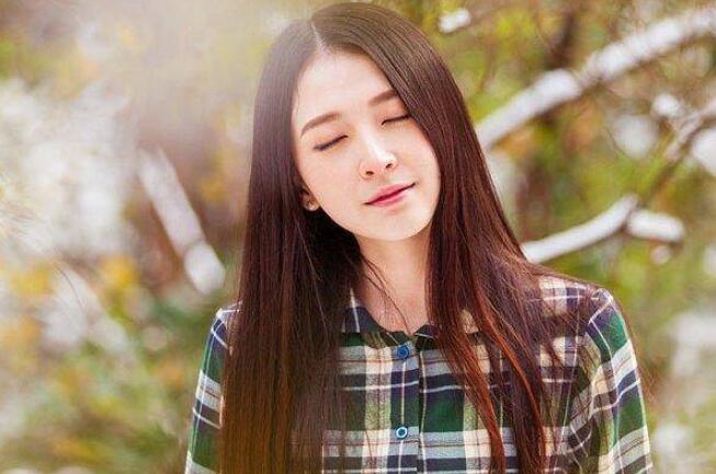 塔羅測斷聯的人現在在想什么