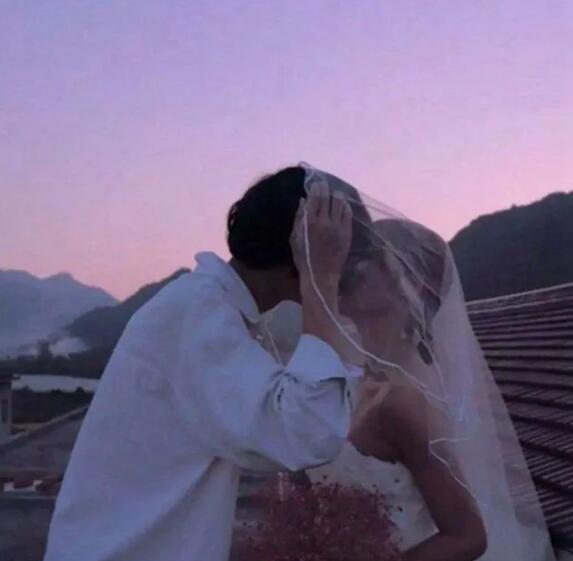 十二星座想吻你的表現(水瓶男什么情況下會吻)