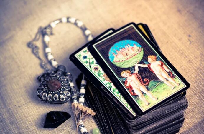 為什么塔羅牌會如此準確，塔羅牌的原理是什么？