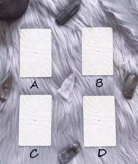 塔羅占卜我們還有緣分么