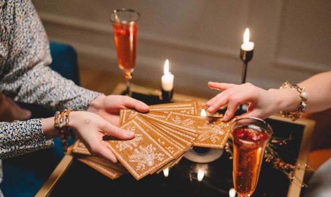 塔羅占卜屬于算命嗎？塔羅牌算命準不準